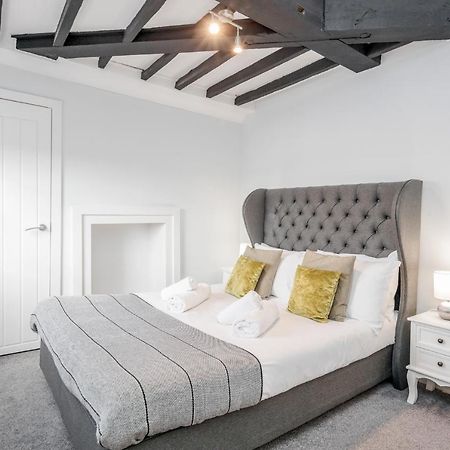 Castle Properties: The Sovereign 5 Bed Town House Windsor Buitenkant foto