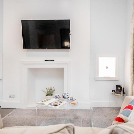 Castle Properties: The Sovereign 5 Bed Town House Windsor Buitenkant foto