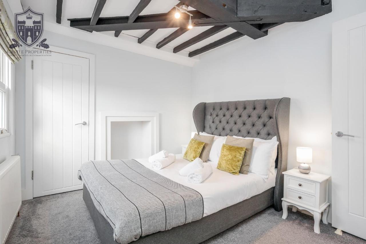 Castle Properties: The Sovereign 5 Bed Town House Windsor Buitenkant foto