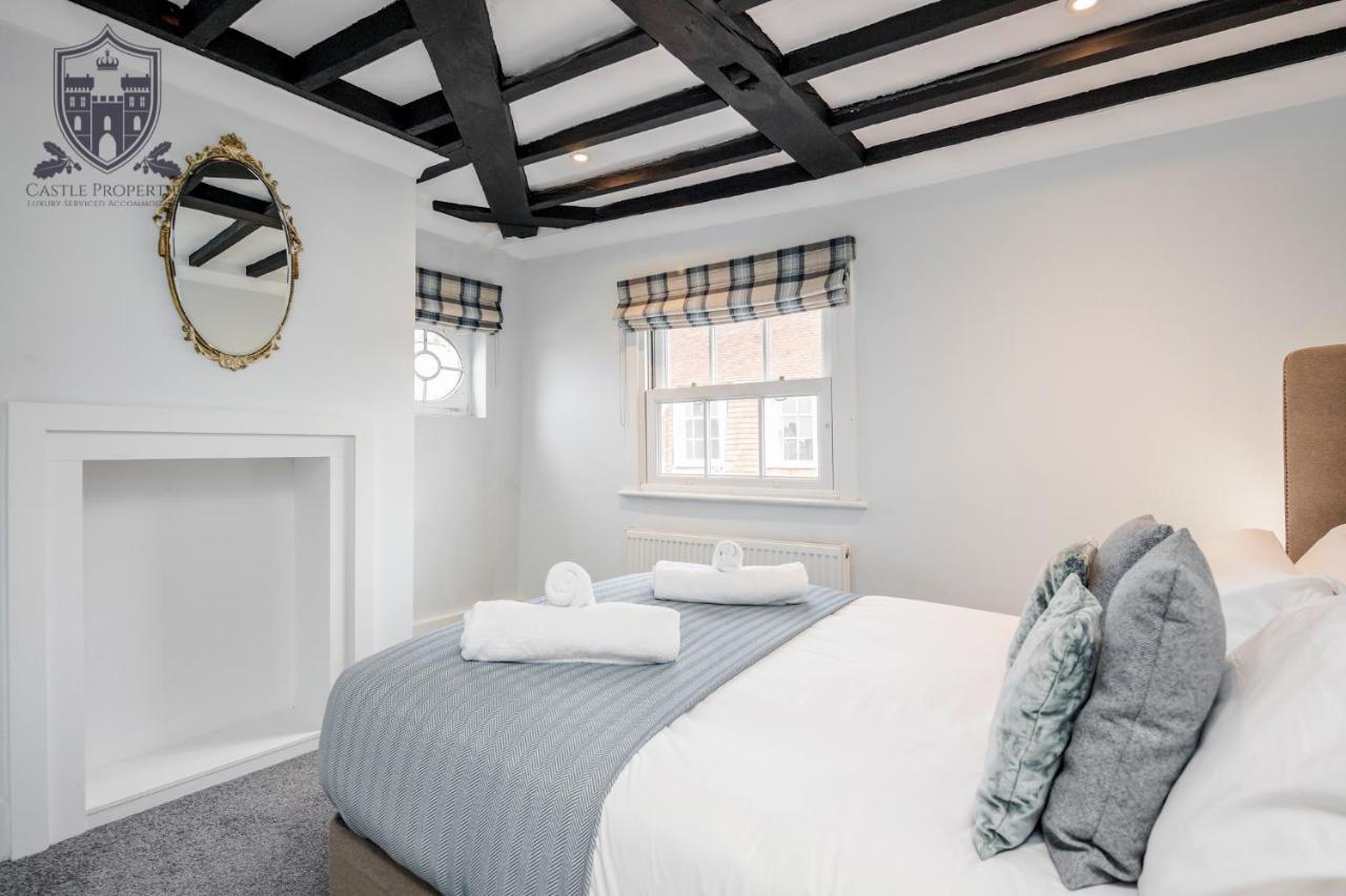 Castle Properties: The Sovereign 5 Bed Town House Windsor Buitenkant foto