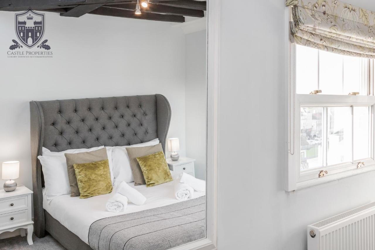 Castle Properties: The Sovereign 5 Bed Town House Windsor Buitenkant foto